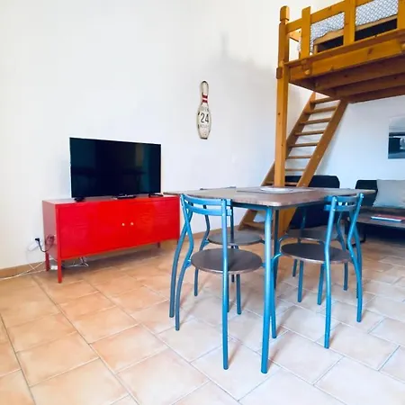 Апартаменты Mignon Studio Au Coeur Du Village De