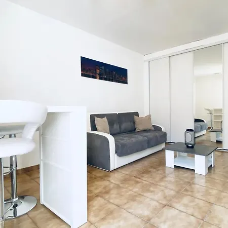 Mignon Studio Au Coeur Du Village De Апартаменты Сен-Тропе